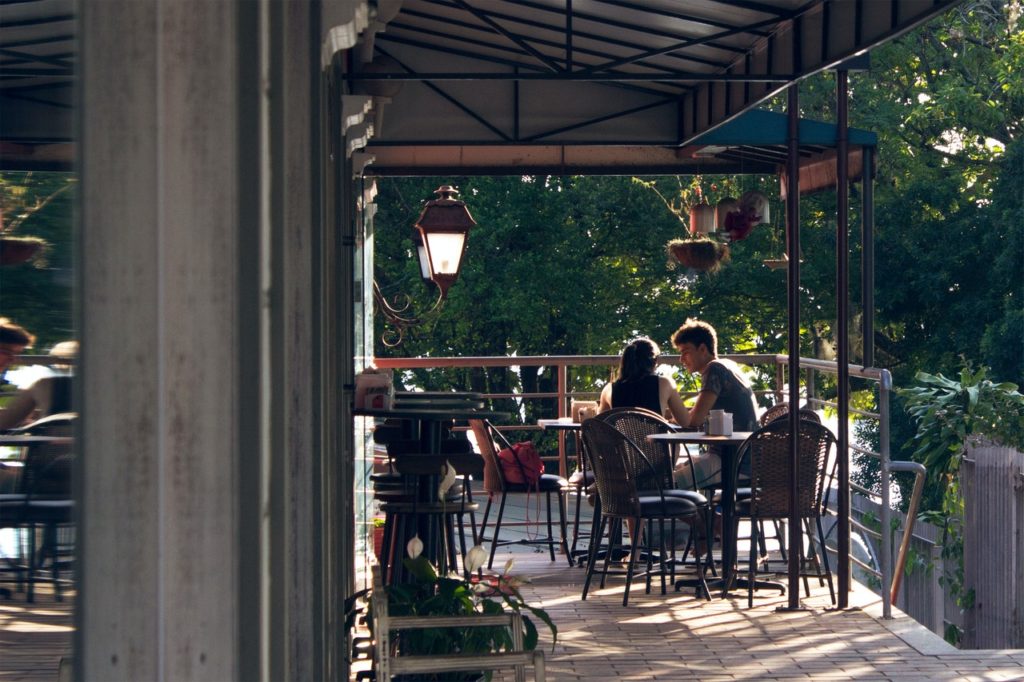 manhadedomingo casal tomando café