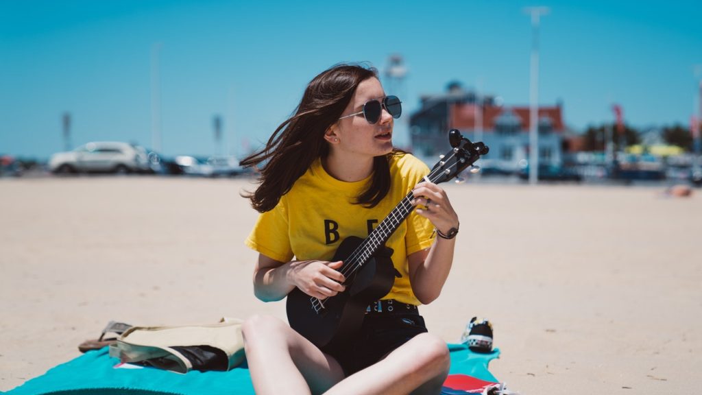 manhadedomingo tocando ukulele coisas legais para fazer