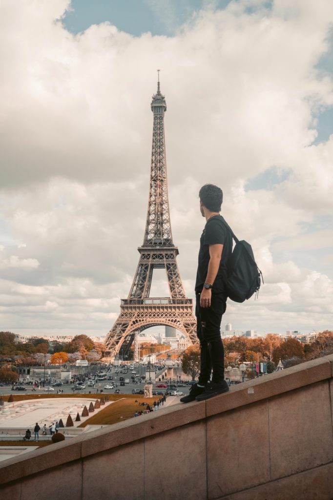 manhadedomingo turista em paris